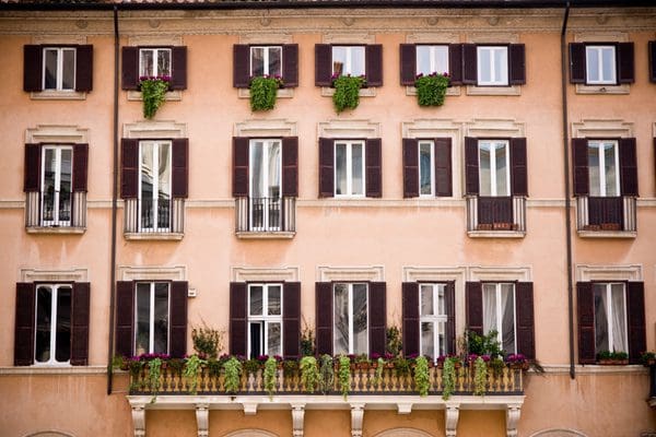 Facciata di un condominio italiano